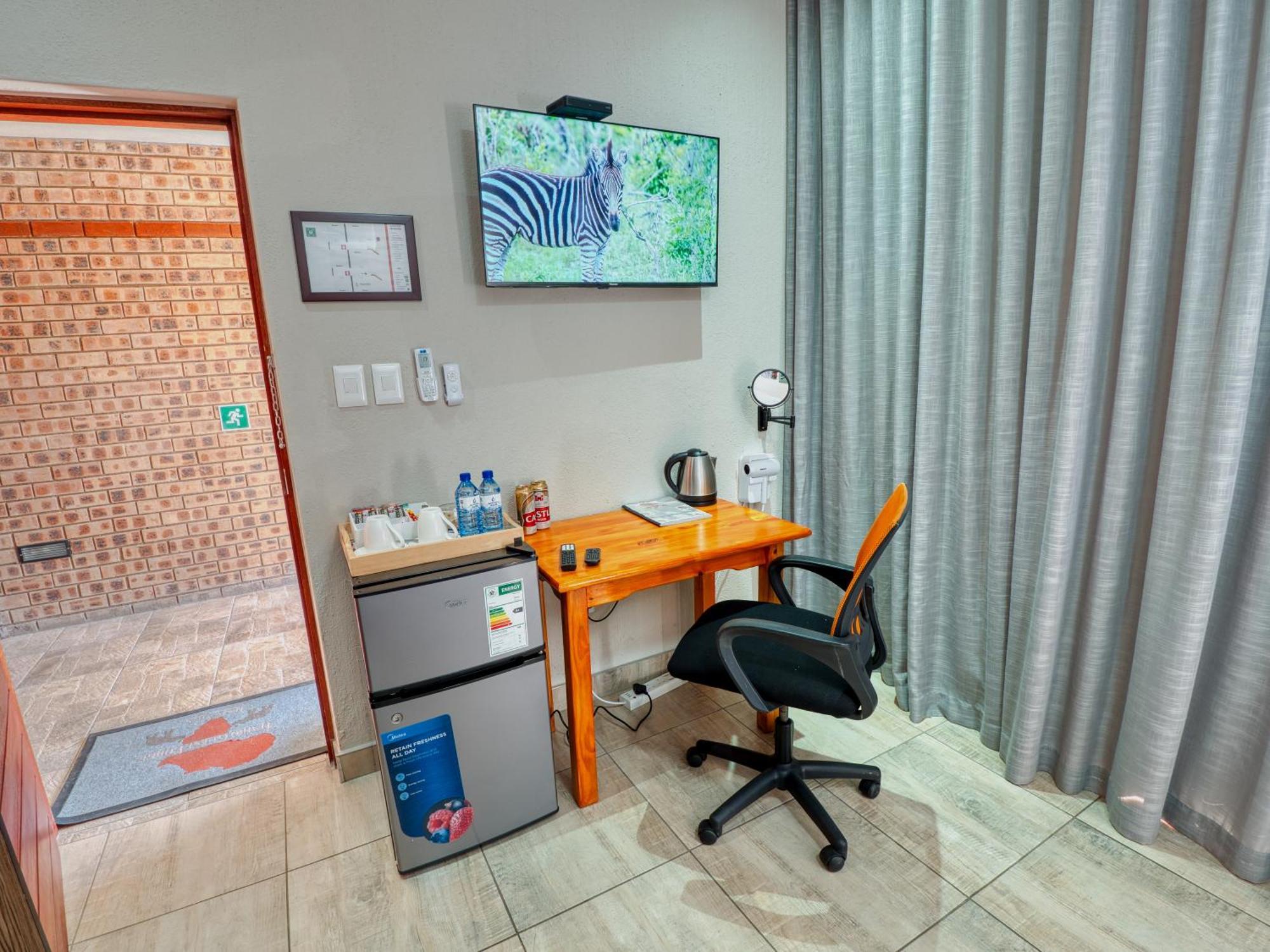Tembo Guest Lodge Хейзивю Екстериор снимка