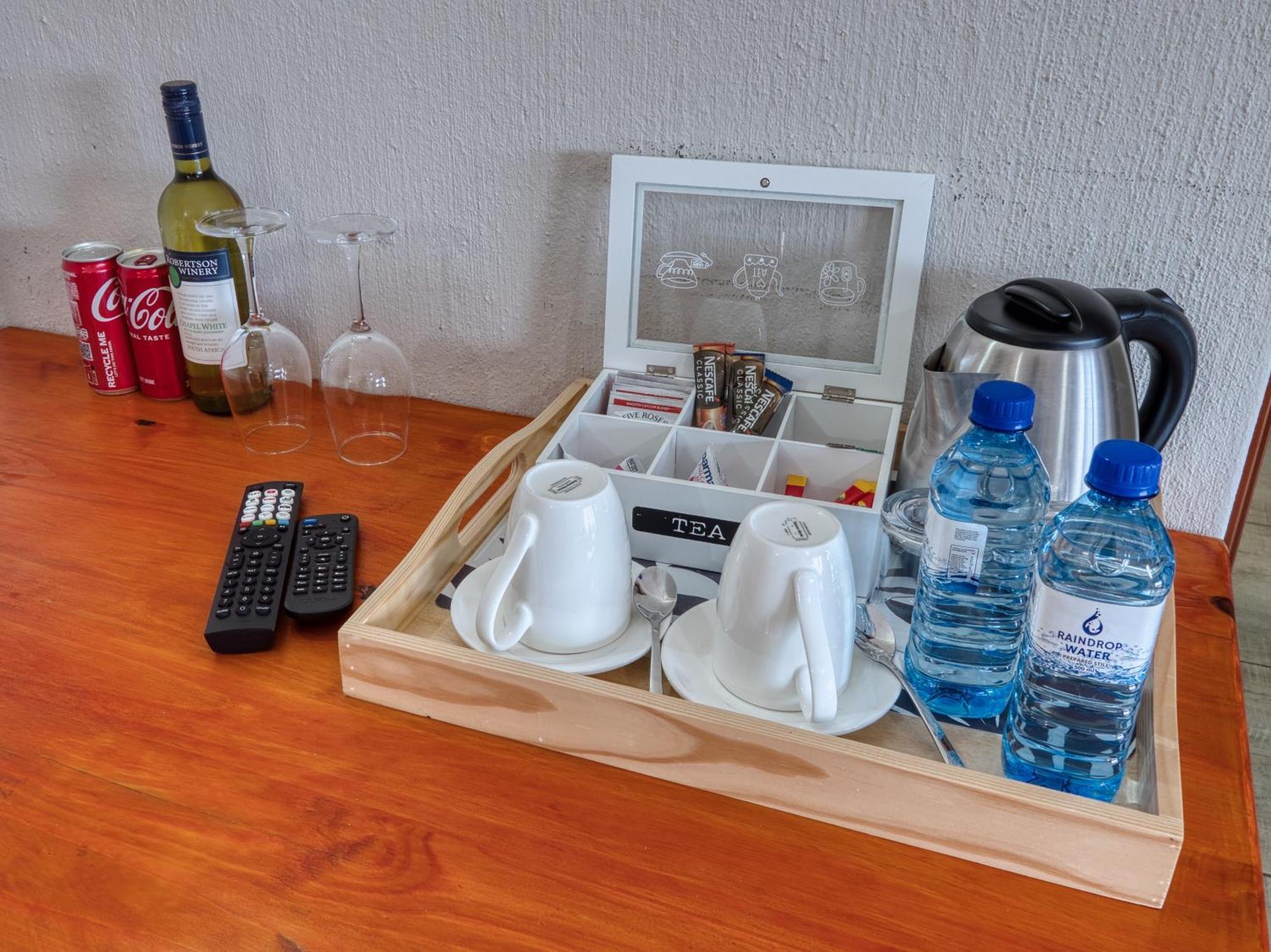 Tembo Guest Lodge Хейзивю Екстериор снимка